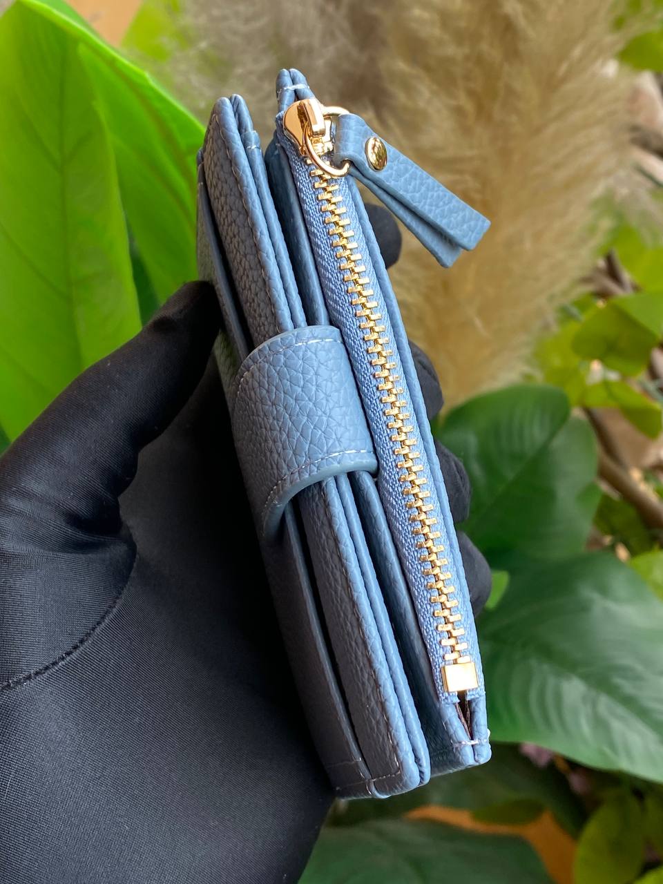 LADIES PURSES/WALLET GOOD QUALITY WITH ZIP ENQUIRIES