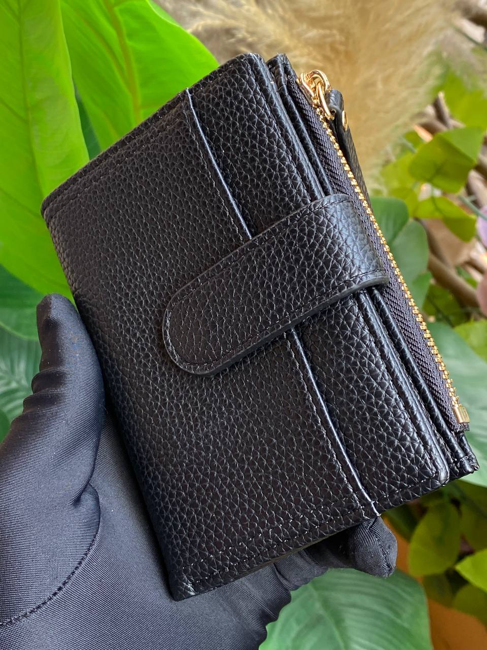 LADIES PURSES/WALLET GOOD QUALITY WITH ZIP ENQUIRIES