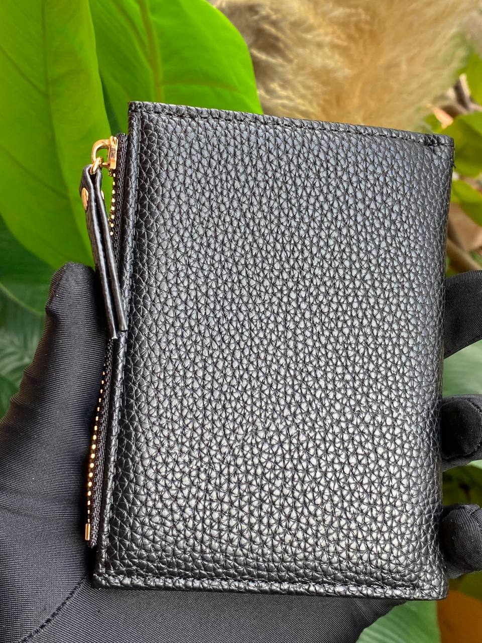 LADIES PURSES/WALLET GOOD QUALITY WITH ZIP ENQUIRIES