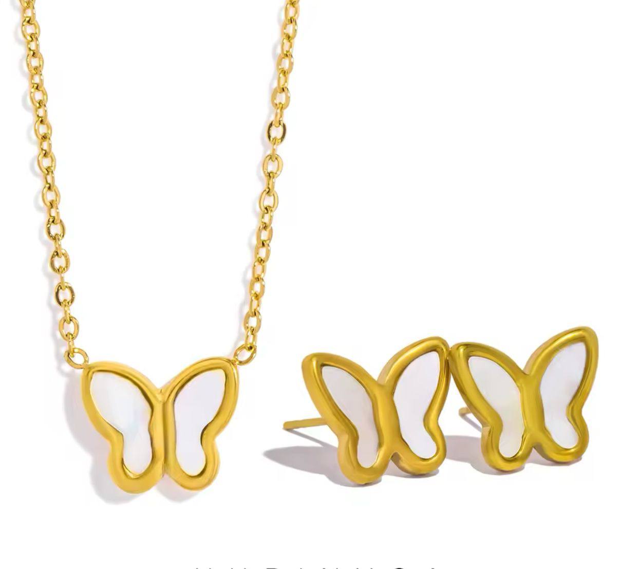 MATCHING JEWELLERY SET NECKLACE EARRINGS ⃣HYPOALLERGENIC ⃣STAINLESS STEEL ⃣NON FADE JEWELLERY BOX ENQUIRIES