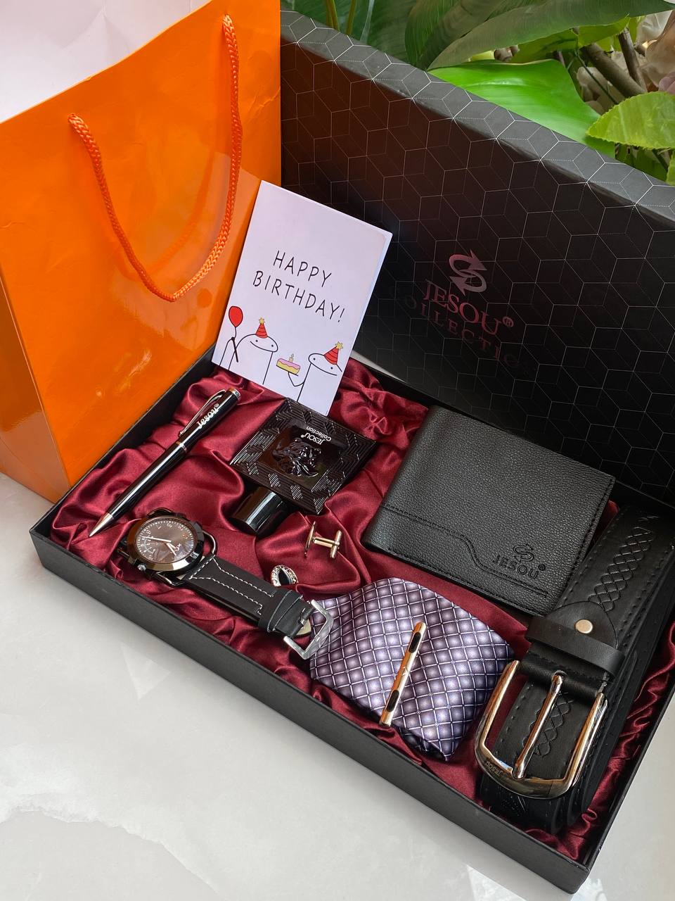 CURREN CHRONOGRAPH GENTS WATCH DATE DISPLAY CHRONOGRAPH MOVEMENT BATTERY POWERED WATER RESISTANT STAINLESS STEEL 2 COLOR OPTIONS CURREN BRANDED BOX ENGRAVING SERVICES ENQUIRIES