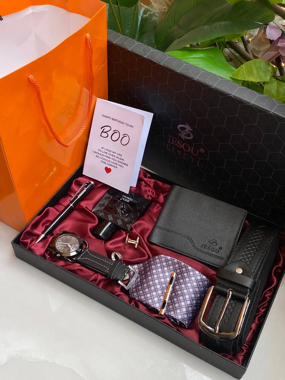 CURREN CHRONOGRAPH GENTS WATCH DATE DISPLAY CHRONOGRAPH MOVEMENT BATTERY POWERED WATER RESISTANT STAINLESS STEEL 2 COLOR OPTIONS CURREN BRANDED BOX ENGRAVING SERVICES ENQUIRIES