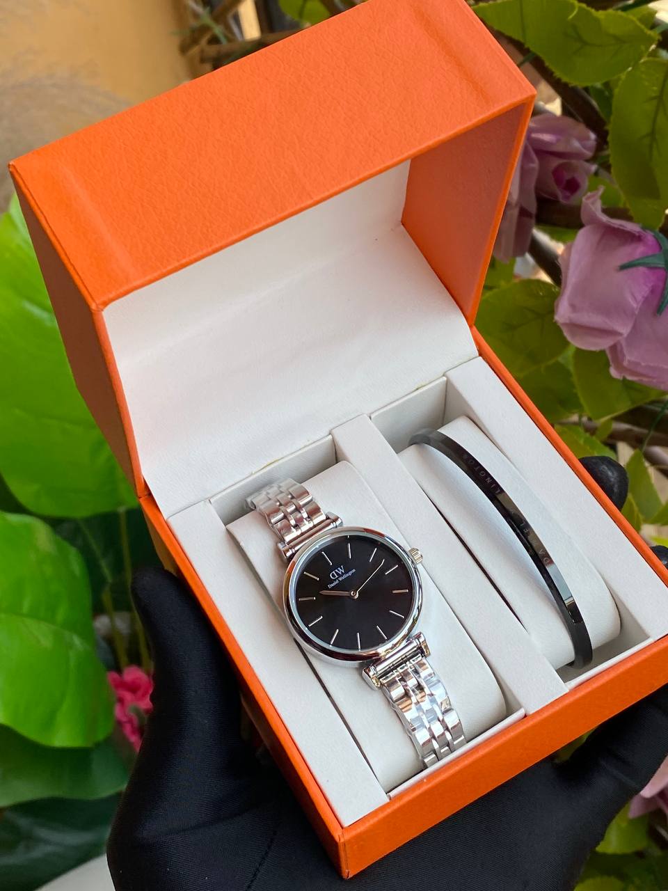 DANIEL WELLINGTON LADIES WATCH X BRACELET ⃣STAINLESS STEEL WATCH AND BRACELET ⃣FADE FREE ⃣WATER RESISTANT WATCH TWIN BOX WE OFFER ENGRAVING SERVICES ENQUIRIES