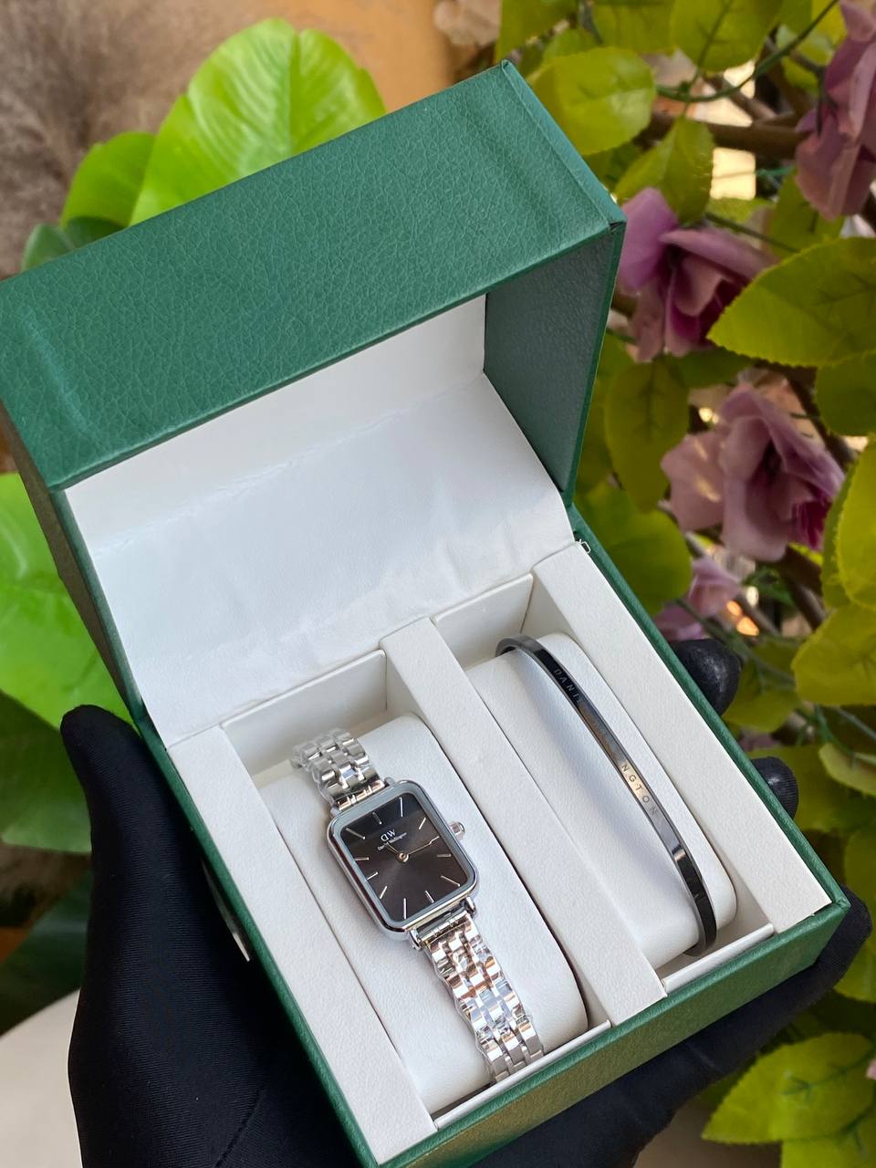 DANIEL WELLINGTON LADIES WATCH X BRACELET ⃣STAINLESS STEEL WATCH AND BRACELET ⃣FADE FREE ⃣WATER RESISTANT WATCH TWIN BOX WE OFFER ENGRAVING SERVICES ENQUIRIES