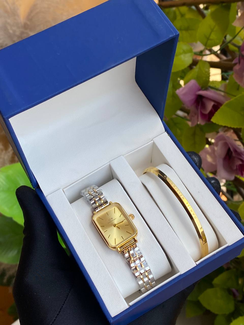 DANIEL WELLINGTON LADIES WATCH X BRACELET ⃣STAINLESS STEEL WATCH AND BRACELET ⃣FADE FREE ⃣WATER RESISTANT WATCH TWIN BOX WE OFFER ENGRAVING SERVICES ENQUIRIES