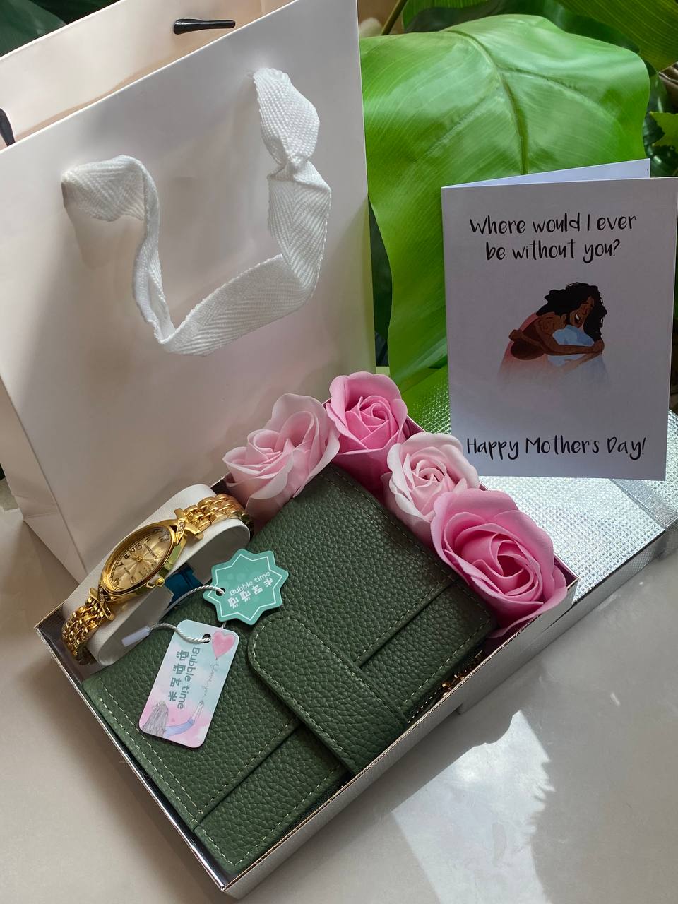 MOTHERS DAY GIFT PACK 🧧WATCH 🧧WALLET 🧧GIFT CARD 🧧BOX & ROSE PETALS GIFT BAG WE OFFER ENGRAVING SERVICES (A MESSAGE MUM ON ITEMS) ENQUIRIES