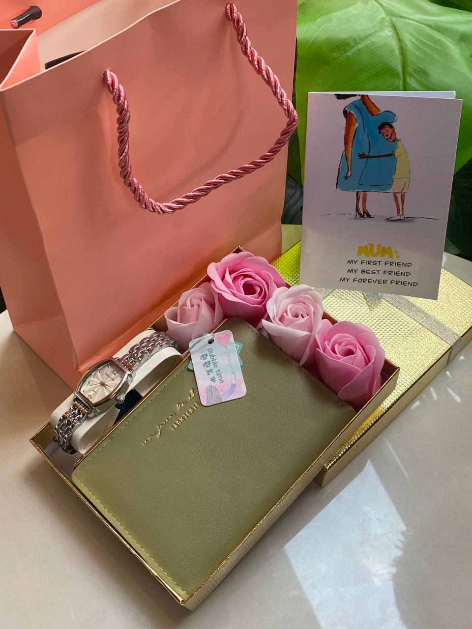 MOTHERS DAY GIFT PACK 🧧WATCH 🧧WALLET 🧧GIFT CARD 🧧BOX & ROSE PETALS GIFT BAG WE OFFER ENGRAVING SERVICES (A MESSAGE MUM ON ITEMS) ENQUIRIES
