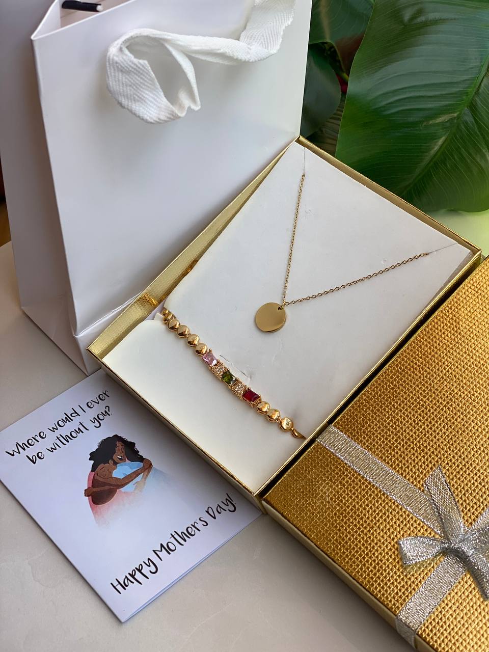 MOTHERS DAY GIFT PACK 🧧ENGRAVABLE NECKLACE 🧧BRACELET 🧧GIFT CARD 🧧BOX GIFT BAG WE OFFER ENGRAVING SERVICES (A MESSAGE MUM ON ITEMS) ENQUIRIES