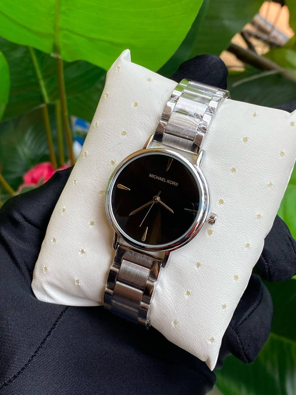 MICHAEL KORS LADIES WATCH STAINLESS STEEL BATTERY POWERED WATER RESISTANT ENGRAVING SERVICES ENQUIRIES