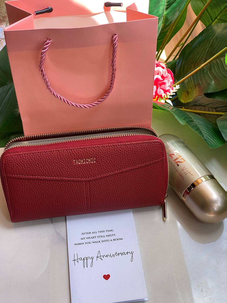 HAPPY BIRTHDAY X ANNIVERSARY GIFT SETS 🧧PERFUME TESTER 🧧HIGH QUALITY PURSE/WALLET 🧧GIFT CARD GIFT BAG WE OFFER ENGRAVING SERVICES FROM ENQUIRIES