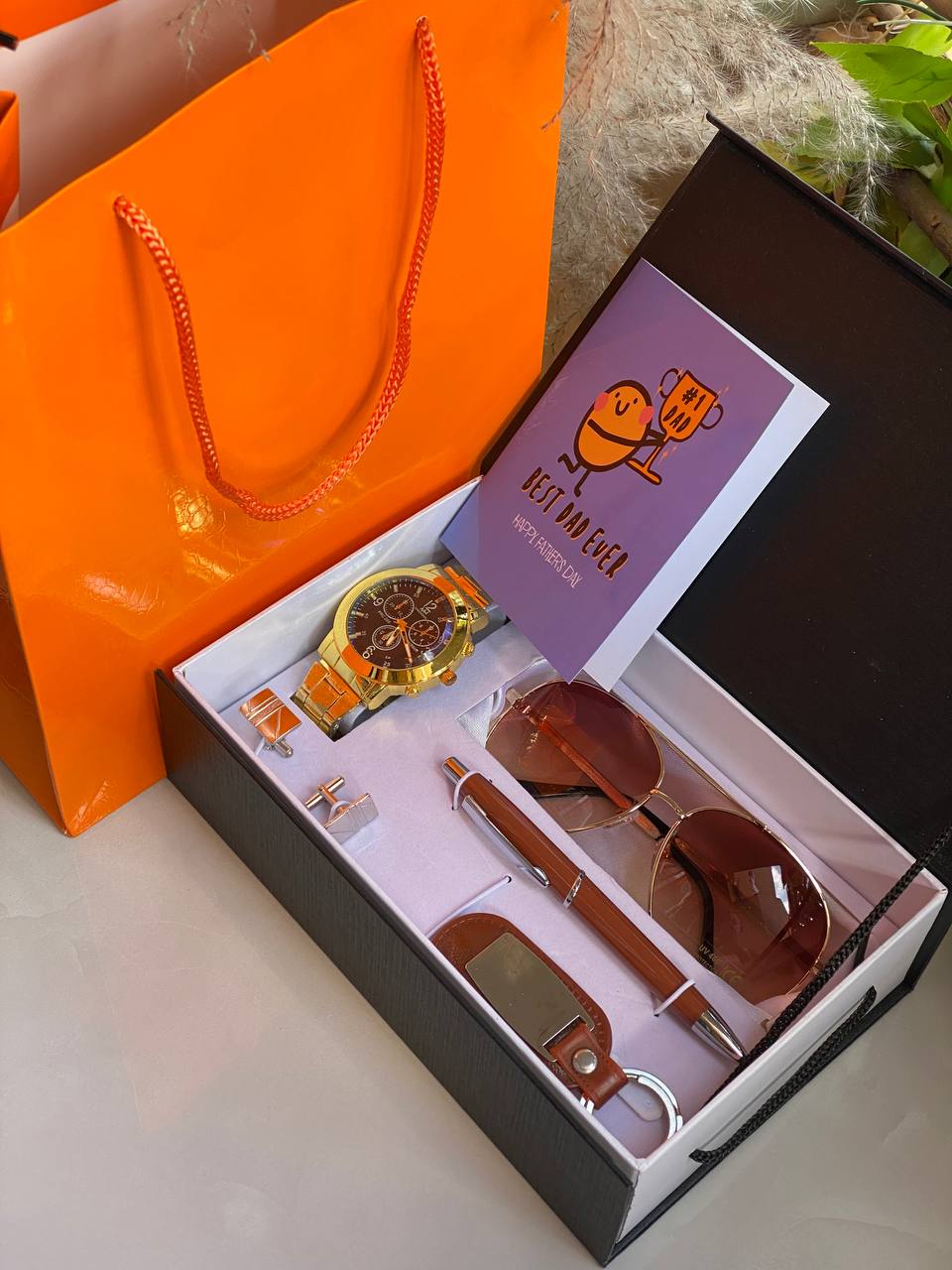 FATHERS DAY GIFT PACK WATCH KEYHOLDER CUFFLINKS PEN SUNGLASSES GIFT CARD GIFT BAG ENGRAVING SERVICES AND ENQUIRIES