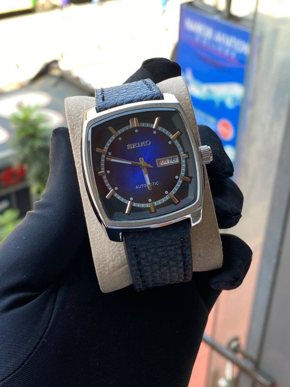 SEIKO LEATHER AUTOMATIC WATCH DATE AND DAY DISPLAY FULL AUTOMATIC LEATHER STRAP WATER RESISTANT ENGRAVING SERVICES