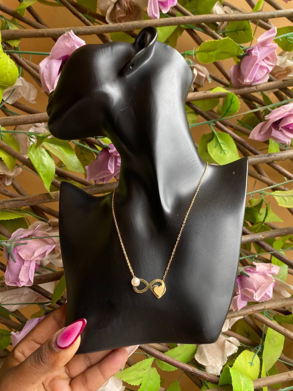 STAINLESS STEEL NECKLACES NON-FADE/TARNISH FREE STAINLESS STEEL MATERIAL WE OFFER ENGRAVING SERVICES NECKLACE BOX ENQUIRIES