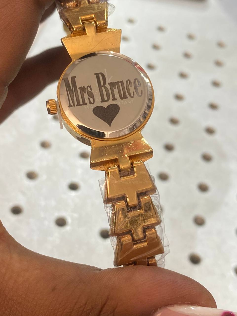 ENGRAVING SERVICES FROM LOGOS FROM PERSONALIZE GIFTS CUSTOM SPECIAL MESSAGES EXQUISITE DETAILS LASTING IMPRESSION ENQUIRIES