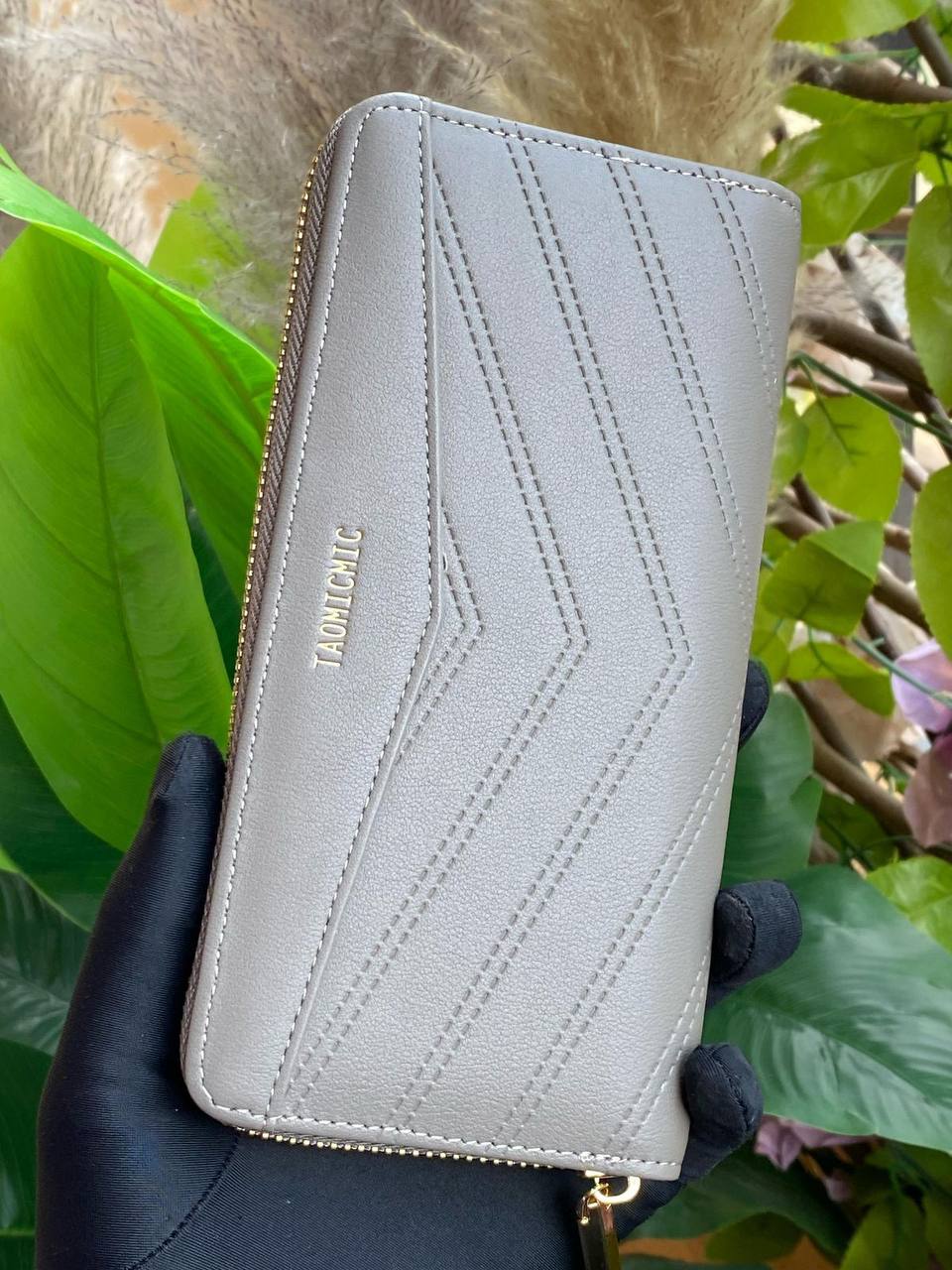 HIGH QUALITY LADIES PURSE PARTITIONED WITH ZIP ENQUIRIES