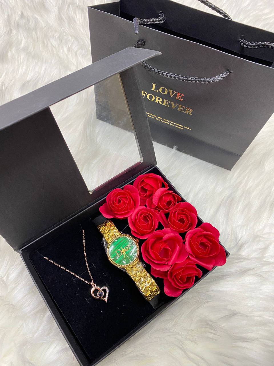 A SET OF NECKLACE WATCH BOX,BAG CARD