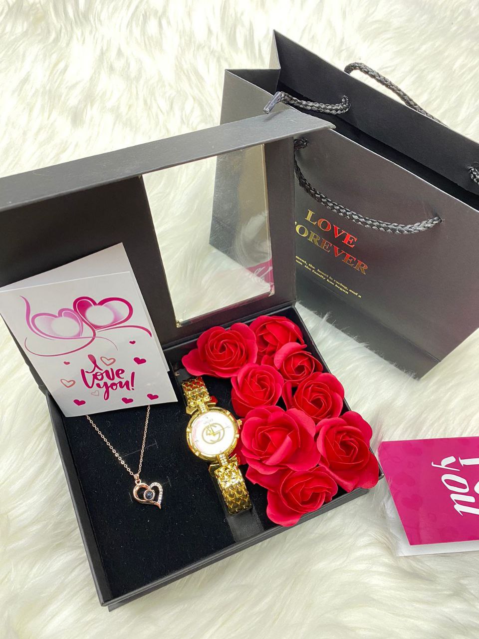 A SET OF NECKLACE WATCH BOX,BAG CARD