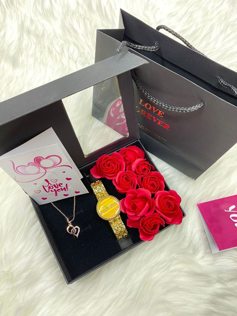 A SET OF NECKLACE WATCH BOX,BAG CARD