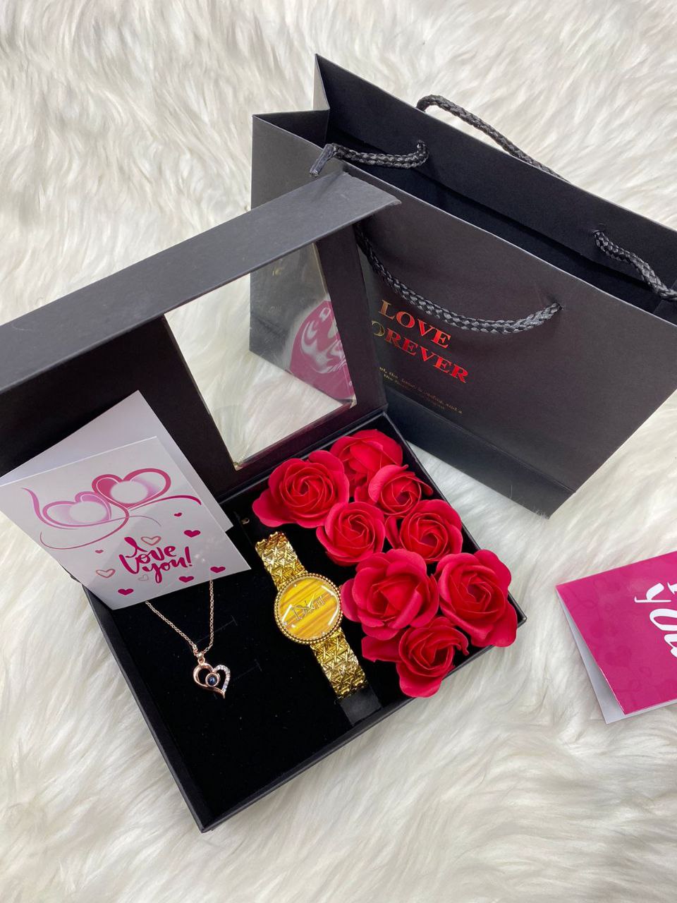 A SET OF NECKLACE WATCH BOX,BAG CARD