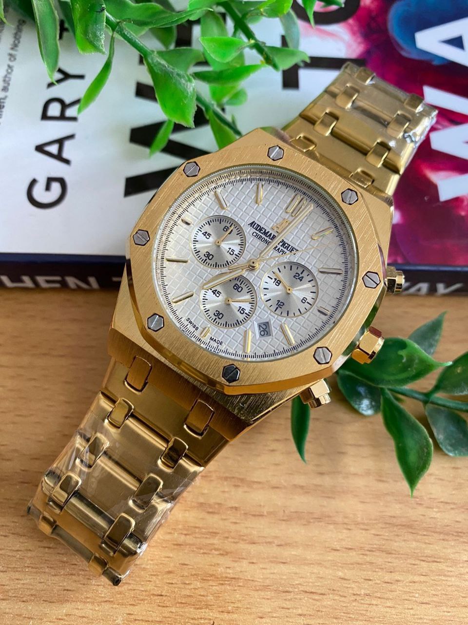 AUDEMAS PIGUET DATE DISPLAY DOUBLE LOCK CHRONOGRAPH WATER RESISTANT BATTERY POWERED