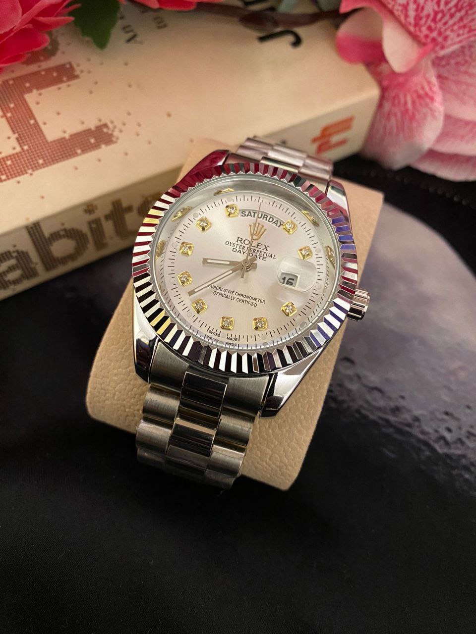 GENTS ROLEX WITH PERPETUAL CALENDAR FULL DAY DISPLAY DATE DISPLAY WATER RESISTANT BATTERY POWERED