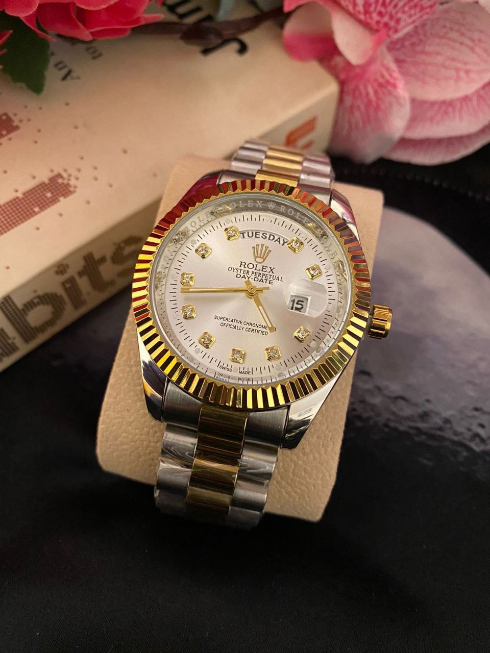 GENTS ROLEX WITH PERPETUAL CALENDAR FULL DAY DISPLAY DATE DISPLAY WATER RESISTANT BATTERY POWERED