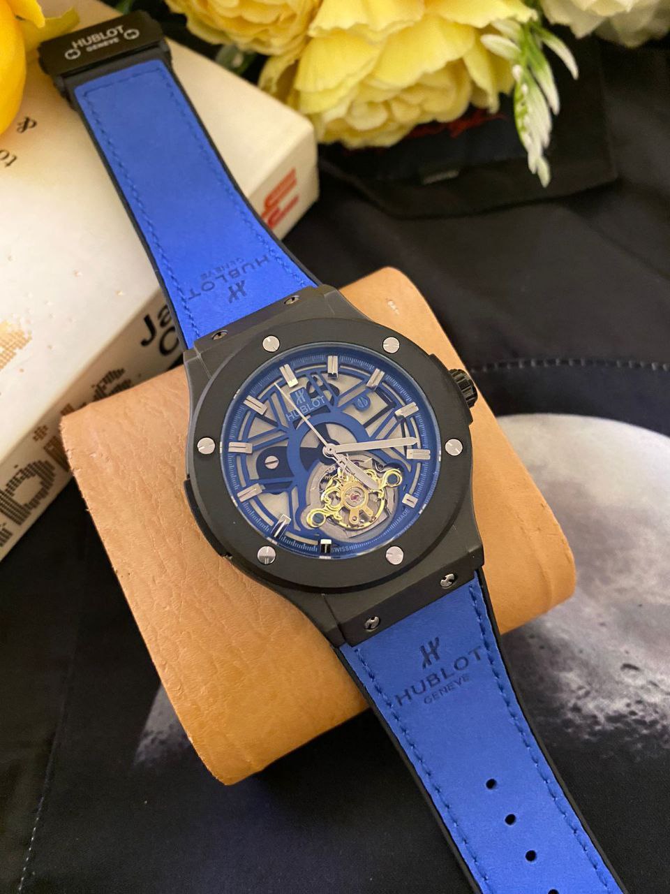 HUBLOT AUTOMATIC AUTOMATIC MOVEMENT WATER RESISTANT HUBLOT BRANDED BOX