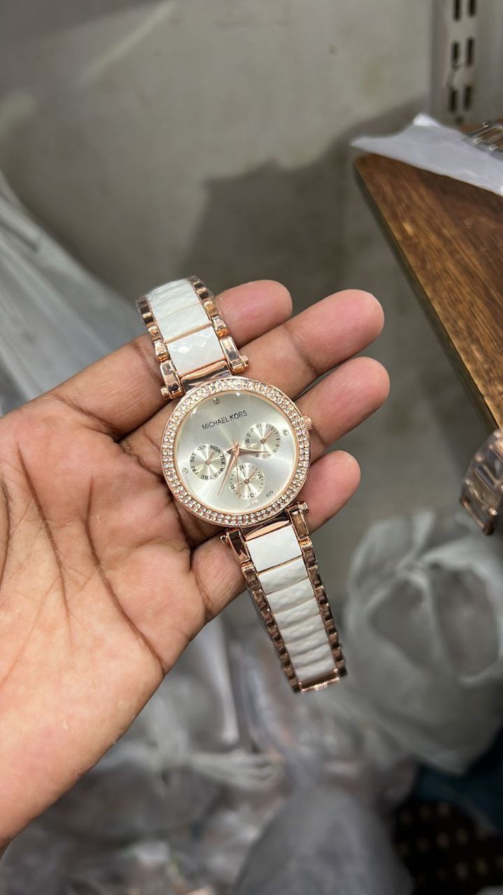 MICHAEL KORS CHRONOGRAPH LADIES WATCH CHRONOGRAPH DATE DISPLAY WATER RESISTANT BATTERY POWERED