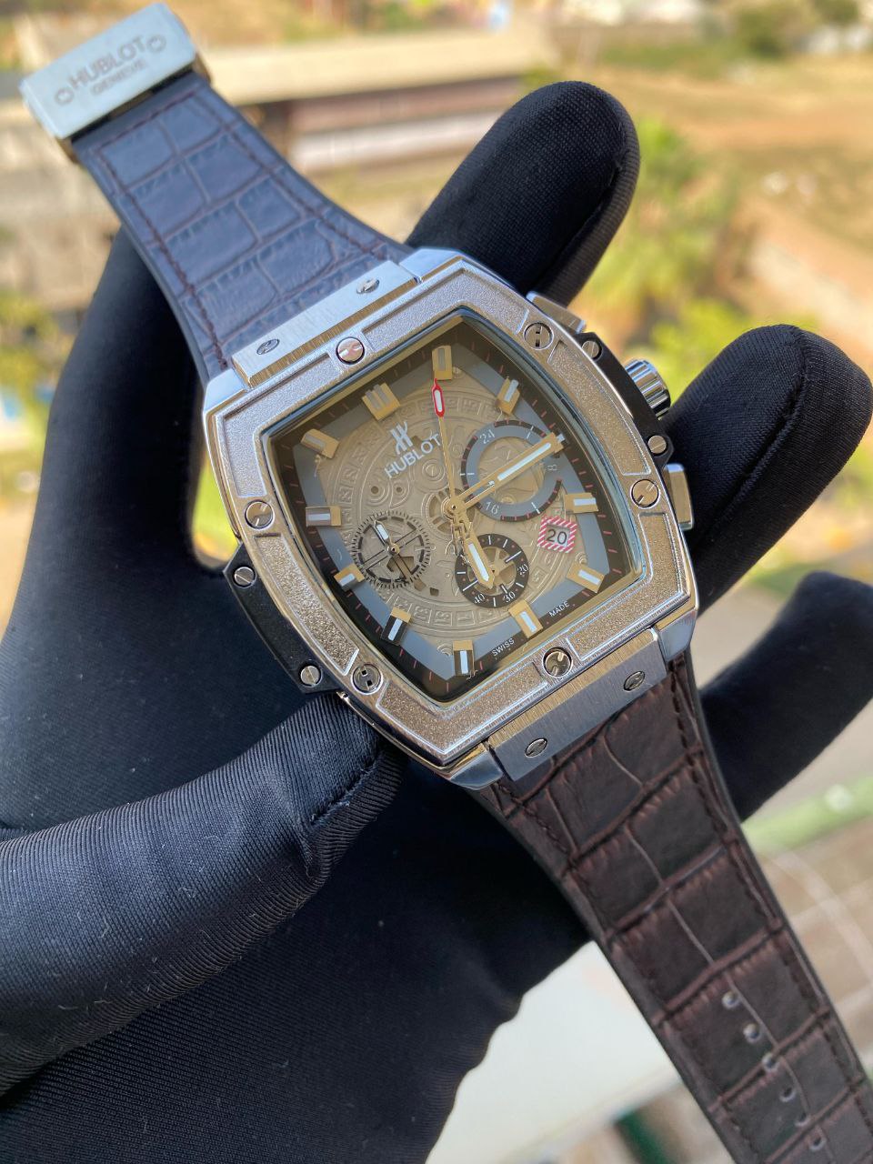 HUBLOT BIG BANG CHRONOGRAPH DATE DISPLAY WATER RESISTANT BATTERY POWERED HUBLOT BRANDED BOX