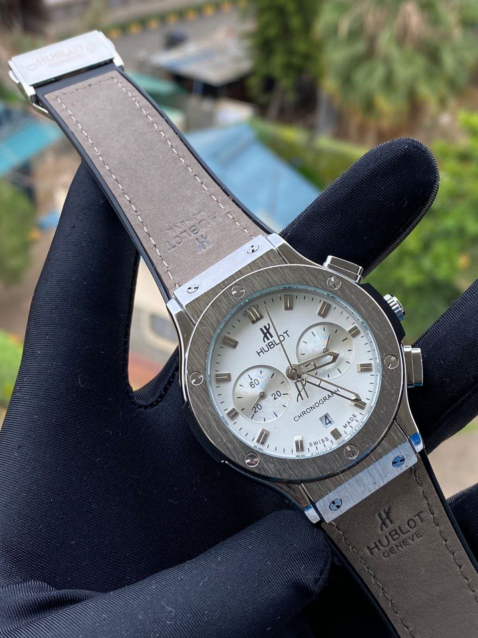 HUBLOT CHRONOGRAPH BATTERY POWERED CHRONOGRAPH MOVEMENT DATE DISPLAY HUBLOT BRANDED BOX