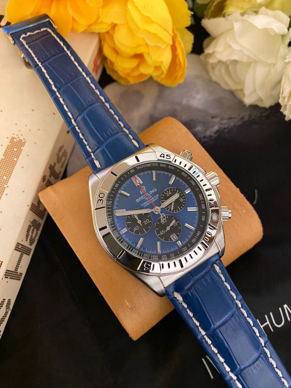 BREITLING CHRONOGRAPH DATE DISPLAY LEATHER STRAP WATER RESISTANT