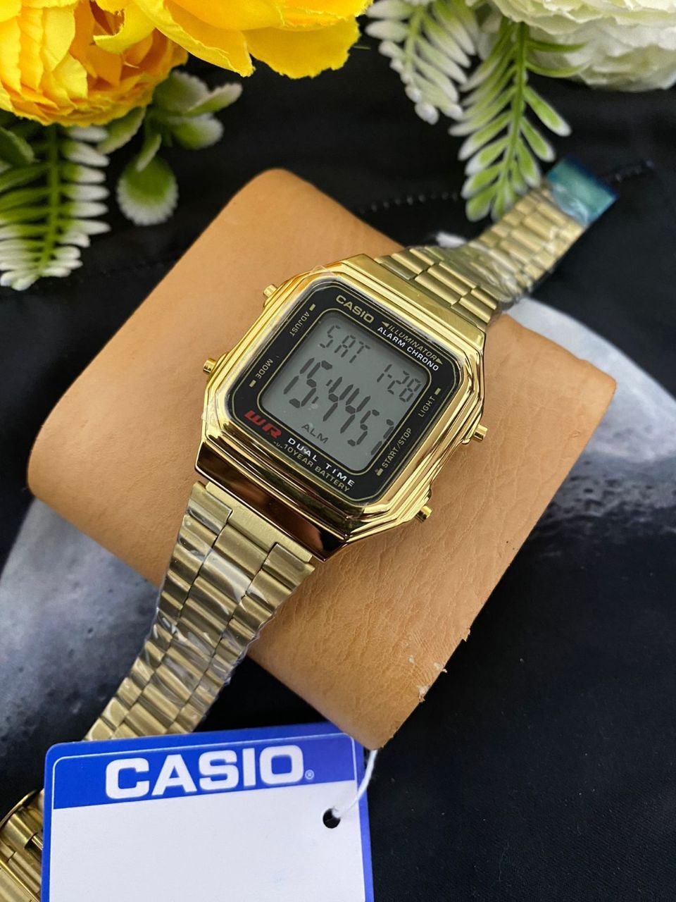 CASIO ILLUMINATOR WATER RESISTANT BATTERY POWERED STAINLESS STEEL LIGHT BUTTON