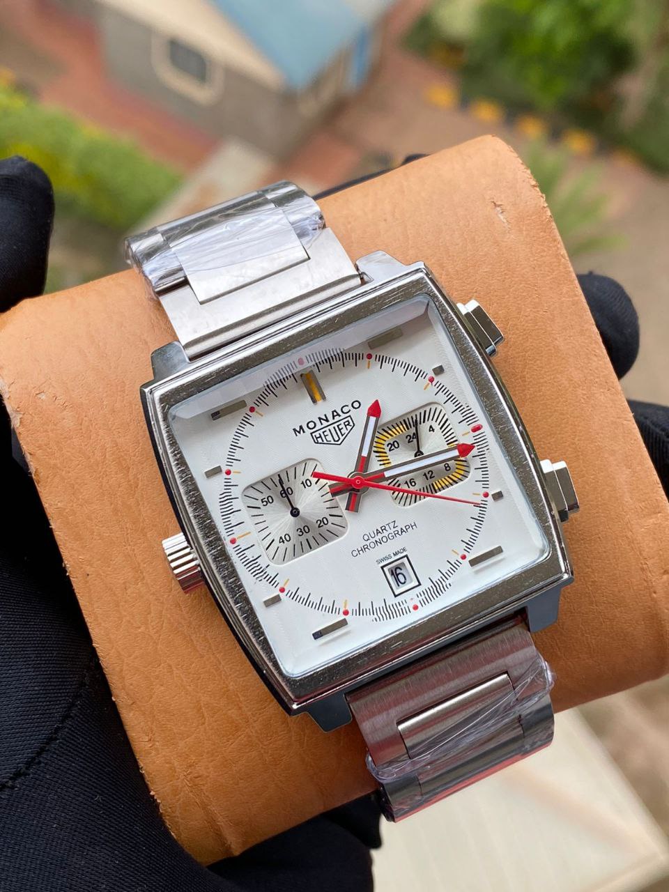 BRAND ALERT MONACO HEUR METTALIC MEN WATCH CHRONOGRAPH MOVEMENT DATE DISPLAY NON-FADE STAINLESS STEEL FINISH WATER RESISTANT BATTERY POWERED SMOOTH SWEEPING MOVEMENT GIFT BAG