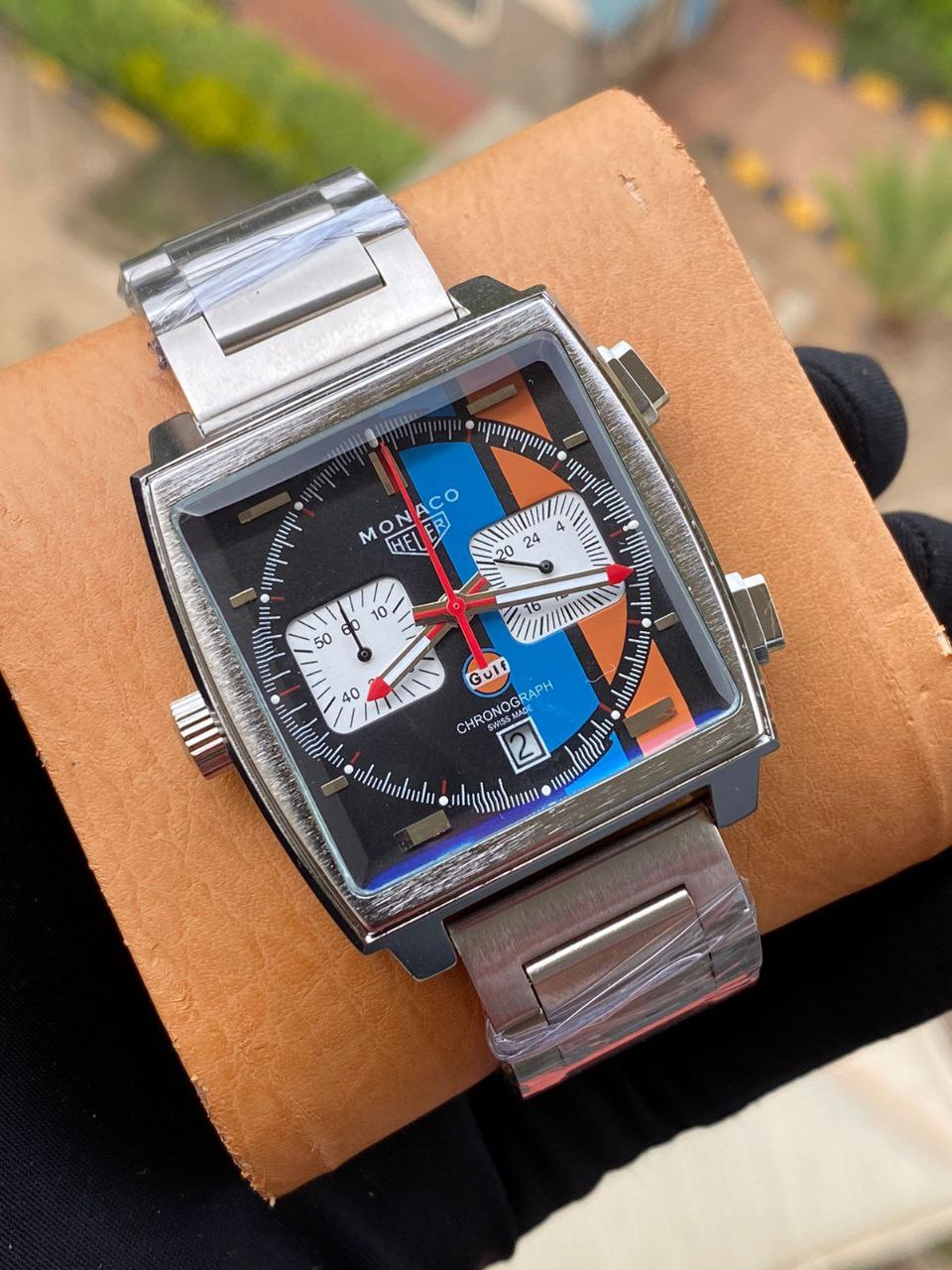 BRAND ALERT MONACO HEUR METTALIC MEN WATCH CHRONOGRAPH MOVEMENT DATE DISPLAY NON-FADE STAINLESS STEEL FINISH WATER RESISTANT BATTERY POWERED SMOOTH SWEEPING MOVEMENT GIFT BAG