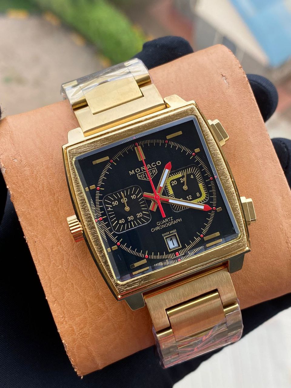 BRAND ALERT MONACO HEUR METTALIC MEN WATCH CHRONOGRAPH MOVEMENT DATE DISPLAY NON-FADE STAINLESS STEEL FINISH WATER RESISTANT BATTERY POWERED SMOOTH SWEEPING MOVEMENT GIFT BAG