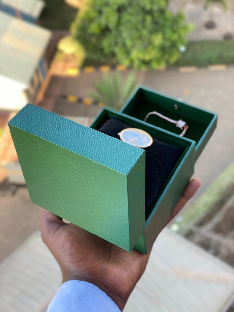 SK GIFT SET WATCH BRACELET GIFT BAG @