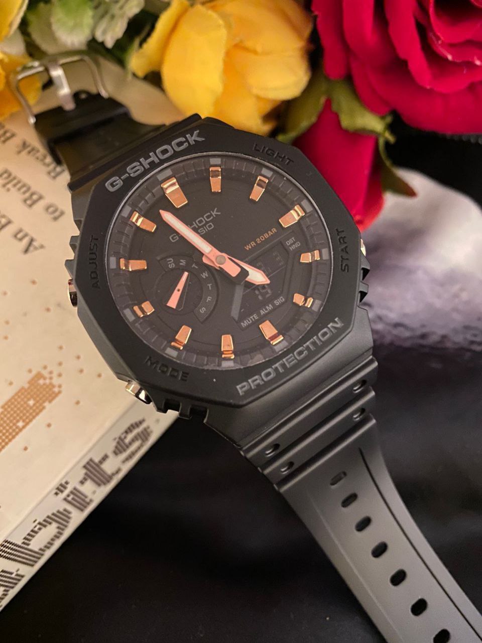 G SHOCK CASIO WATER RESIST SHOCK RESIST FUNCTIONAL CHRONOGRAPHS RUBBER STARP LIGHT BUTTON BATTERY POWERED G SHOCK TIN