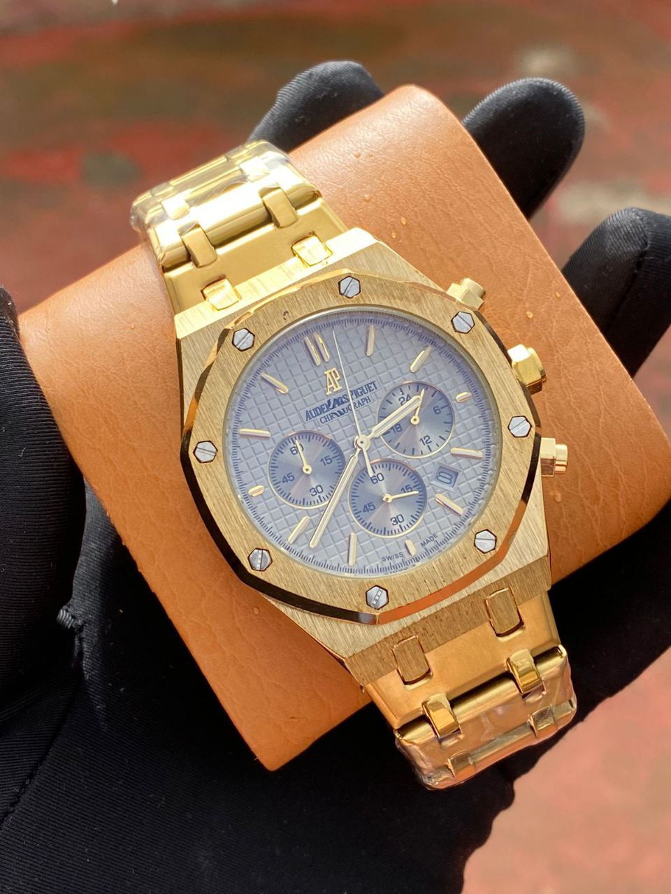 AUDEMAS PIGUET (A.P)GENTS WATCH DATE DISPLAY BATTERY POWERED WATER RESISTANT DOUBLE LOCK ENQUIRIES