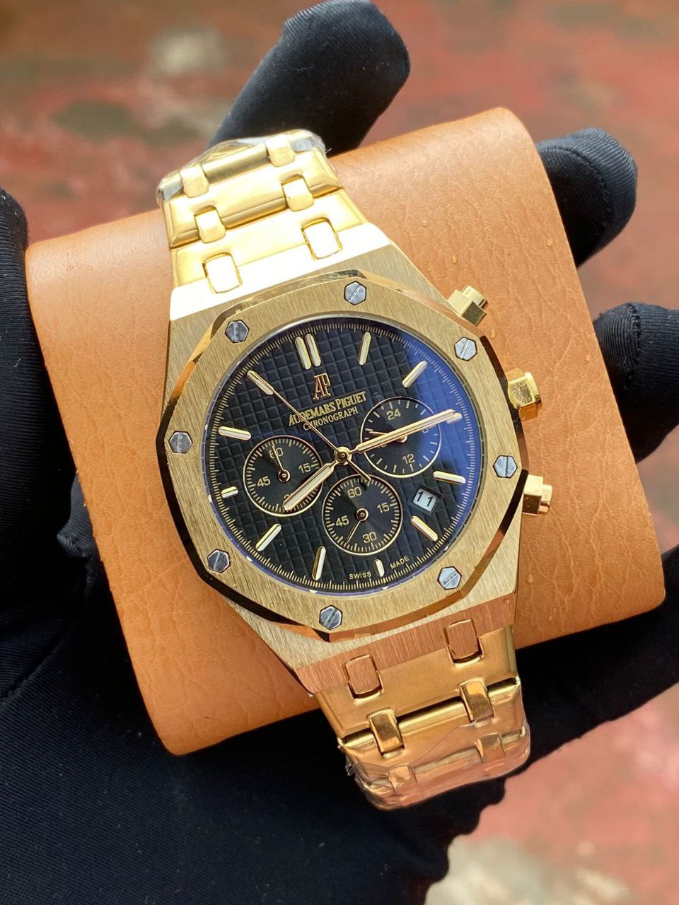 AUDEMAS PIGUET (A.P)GENTS WATCH DATE DISPLAY BATTERY POWERED WATER RESISTANT DOUBLE LOCK ENQUIRIES