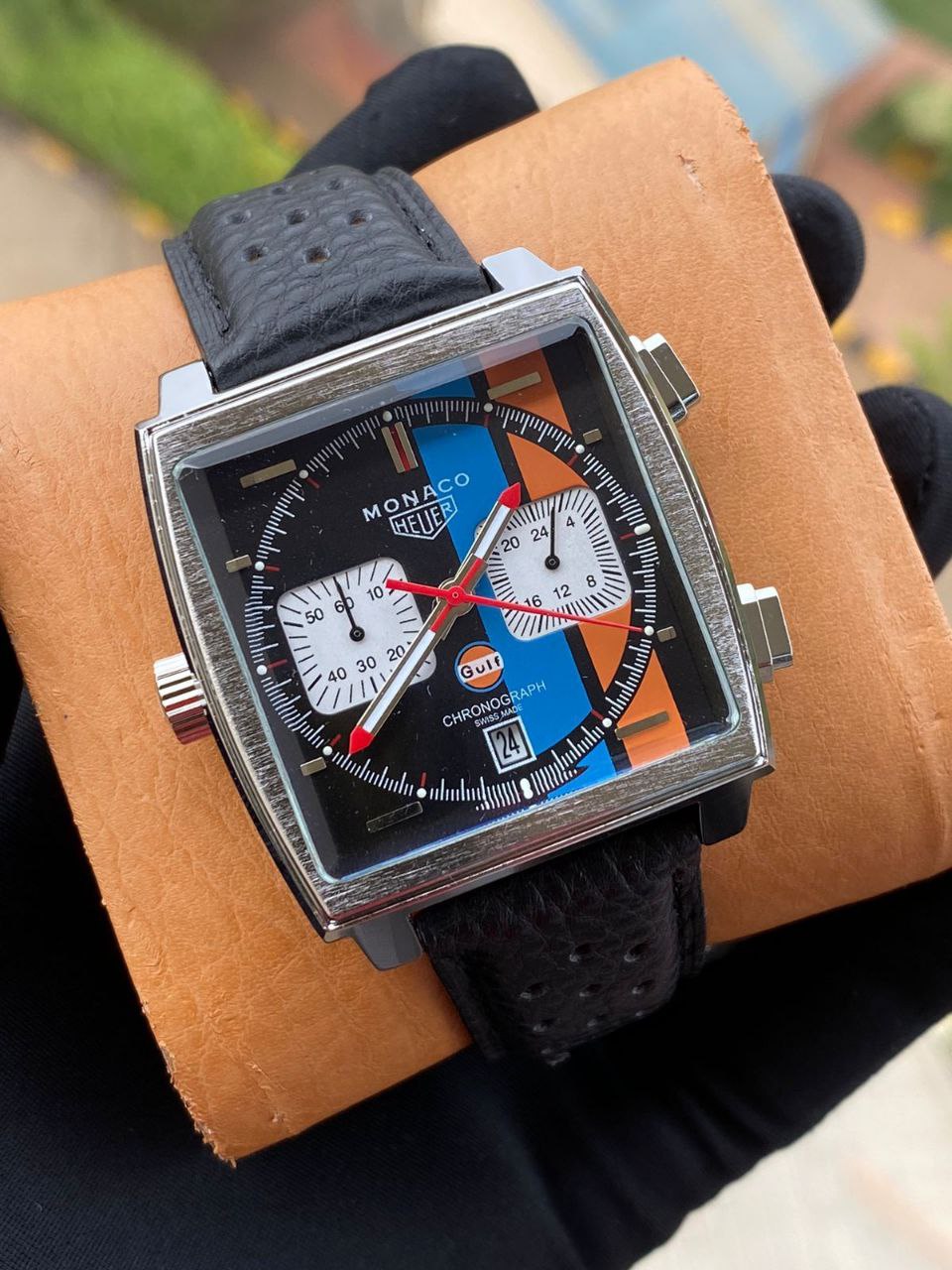 MONACO HEUR CHRONOGRAPH MEN WATCH CHRONOGRAPH MOVEMENT DATE DISPLAY NON-FADE STAINLESS STEEL FINISH WATER RESISTANT BATTERY POWERED SMOOTH SWEEPING MOVEMENT GIFT BAG ENQUIRIES