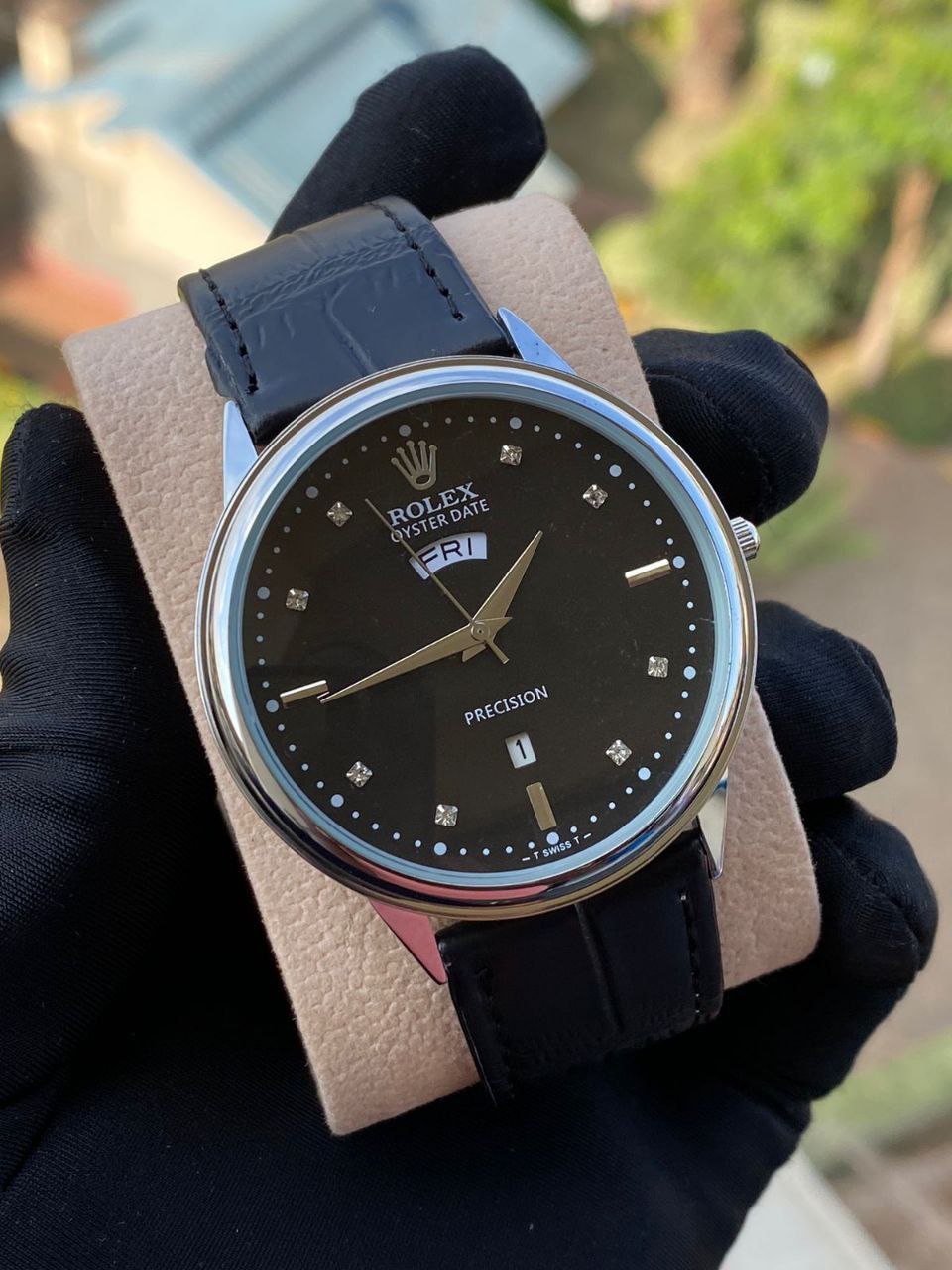 LEATHER DAY &DATE WATCH WATER RESISTANT BATTERY POWERED