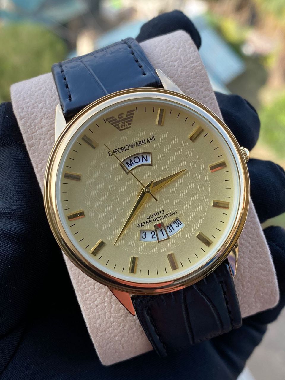 LEATHER DAY &DATE WATCH WATER RESISTANT BATTERY POWERED