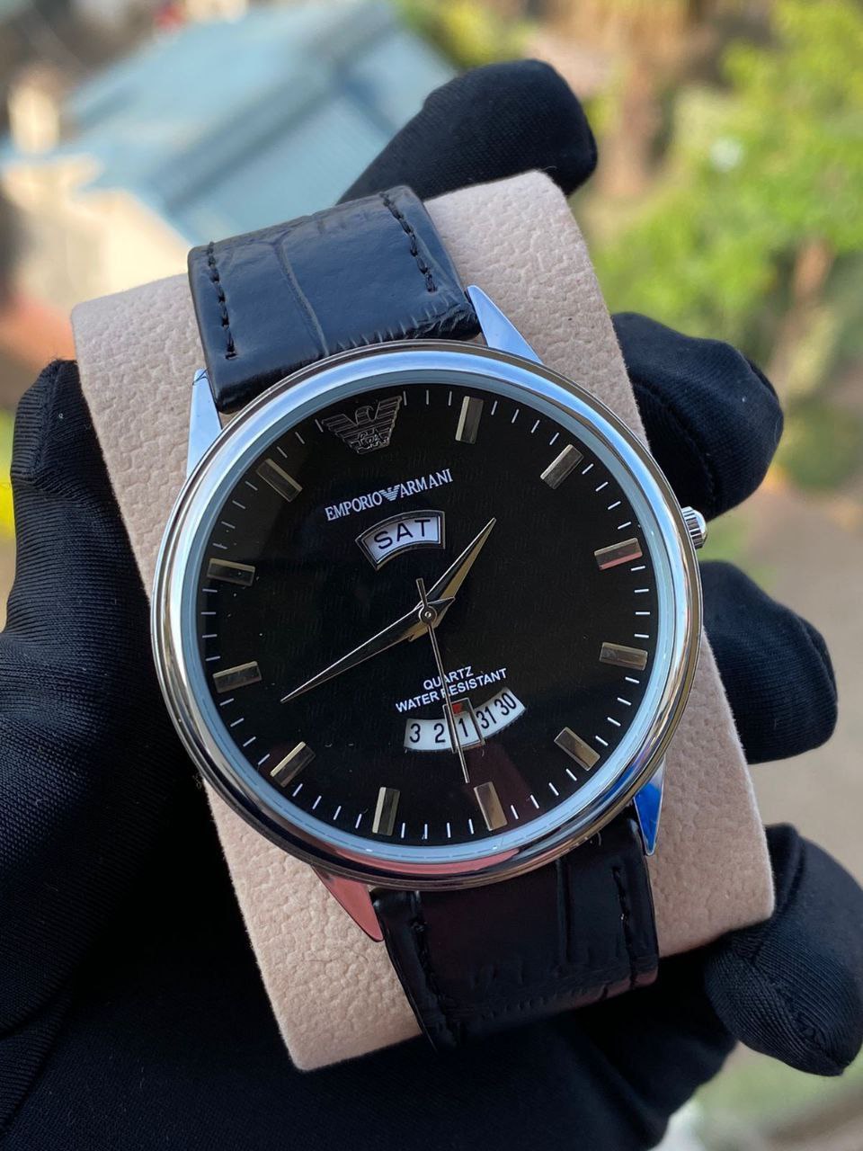 LEATHER DAY &DATE WATCH WATER RESISTANT BATTERY POWERED