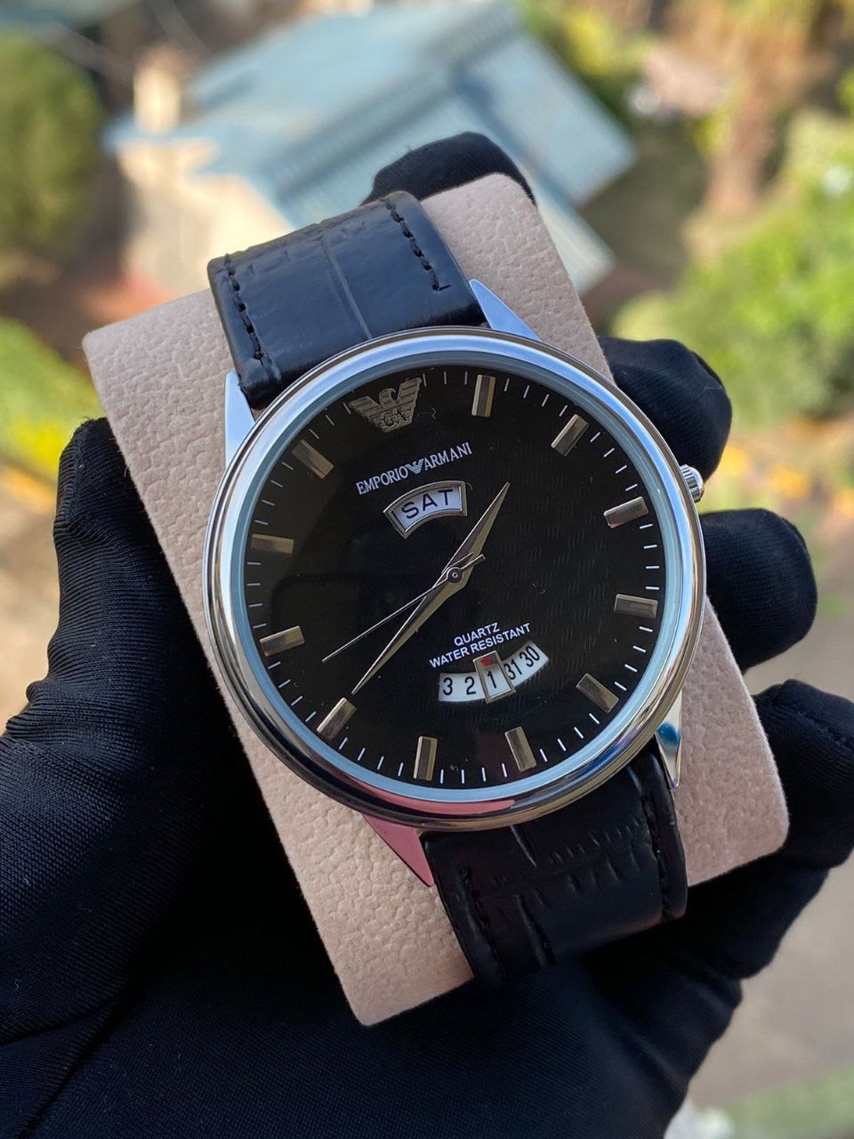 LEATHER DAY &DATE WATCH WATER RESISTANT BATTERY POWERED