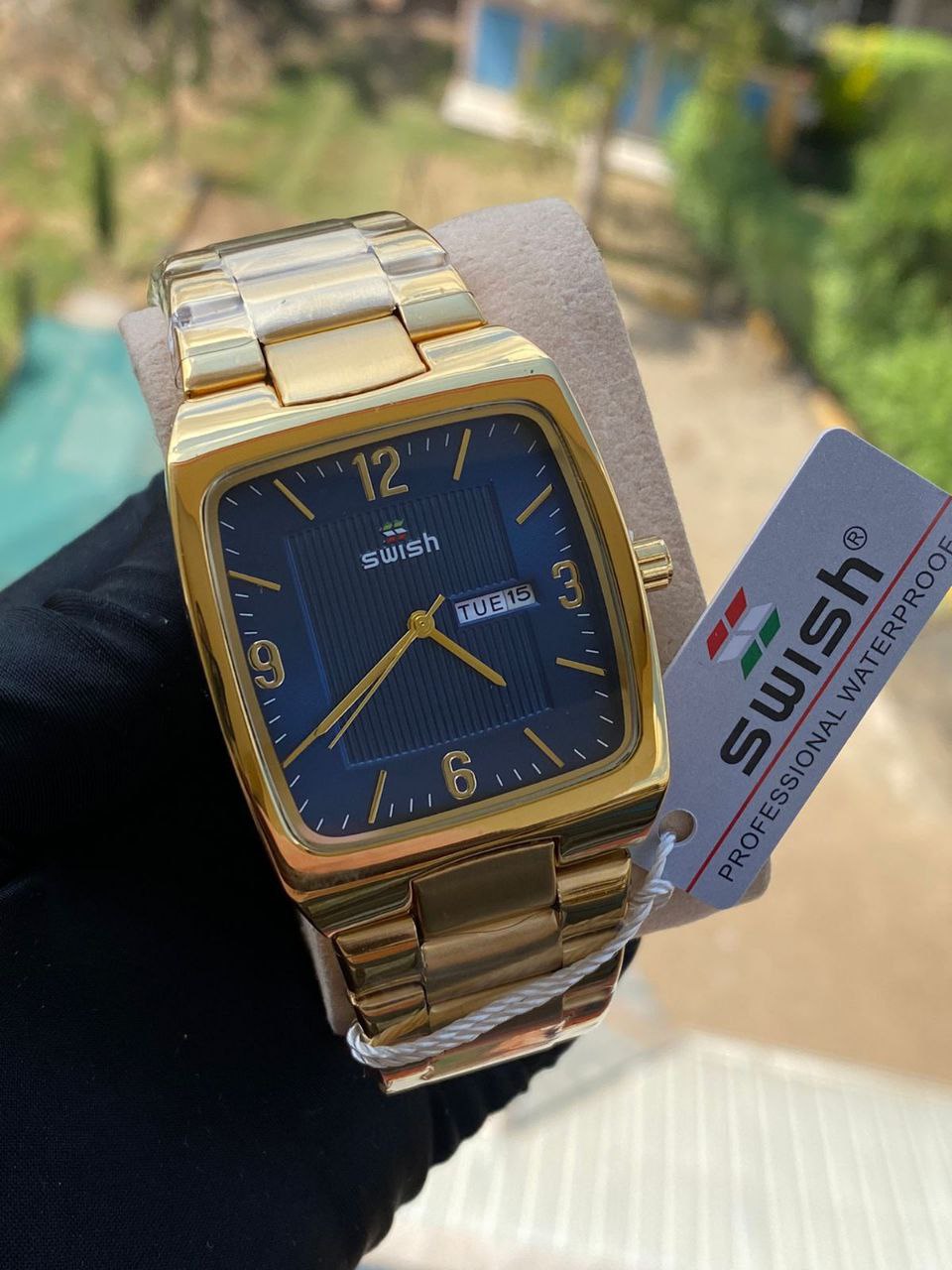 SWISH DAY AND DATE DISPLAY NON FADE STAINLESS STEEL POLISH WATERPROOF BATTERY POWERED