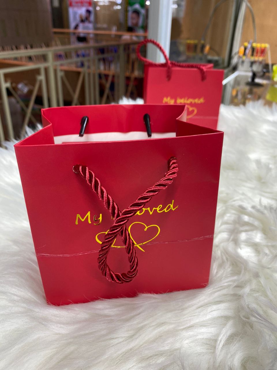 I LOVE YOU NECKLACE 100 LANGUAGES DOZEN PIECES AND ABOVE SILVER ROSE GOLD COMES A BOX AND GIFT BAG