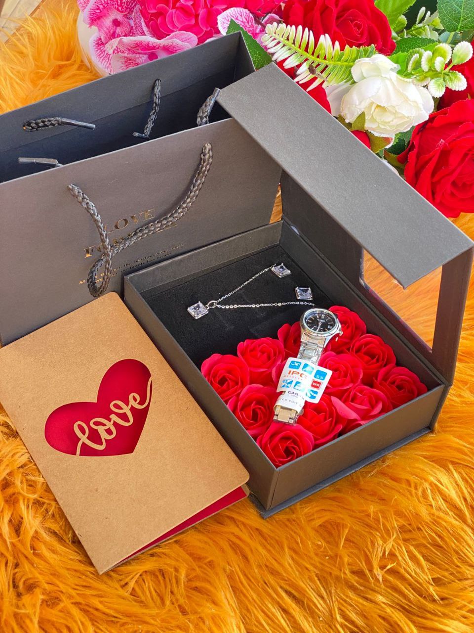 LADIES GIFT PACKAGE PRESERVED ROSES NECKLACE X EARRRINGS WATCH (ANY CURREN,CASIO,ROLEX BRANDS) LOVE CARD BAG X BOX
