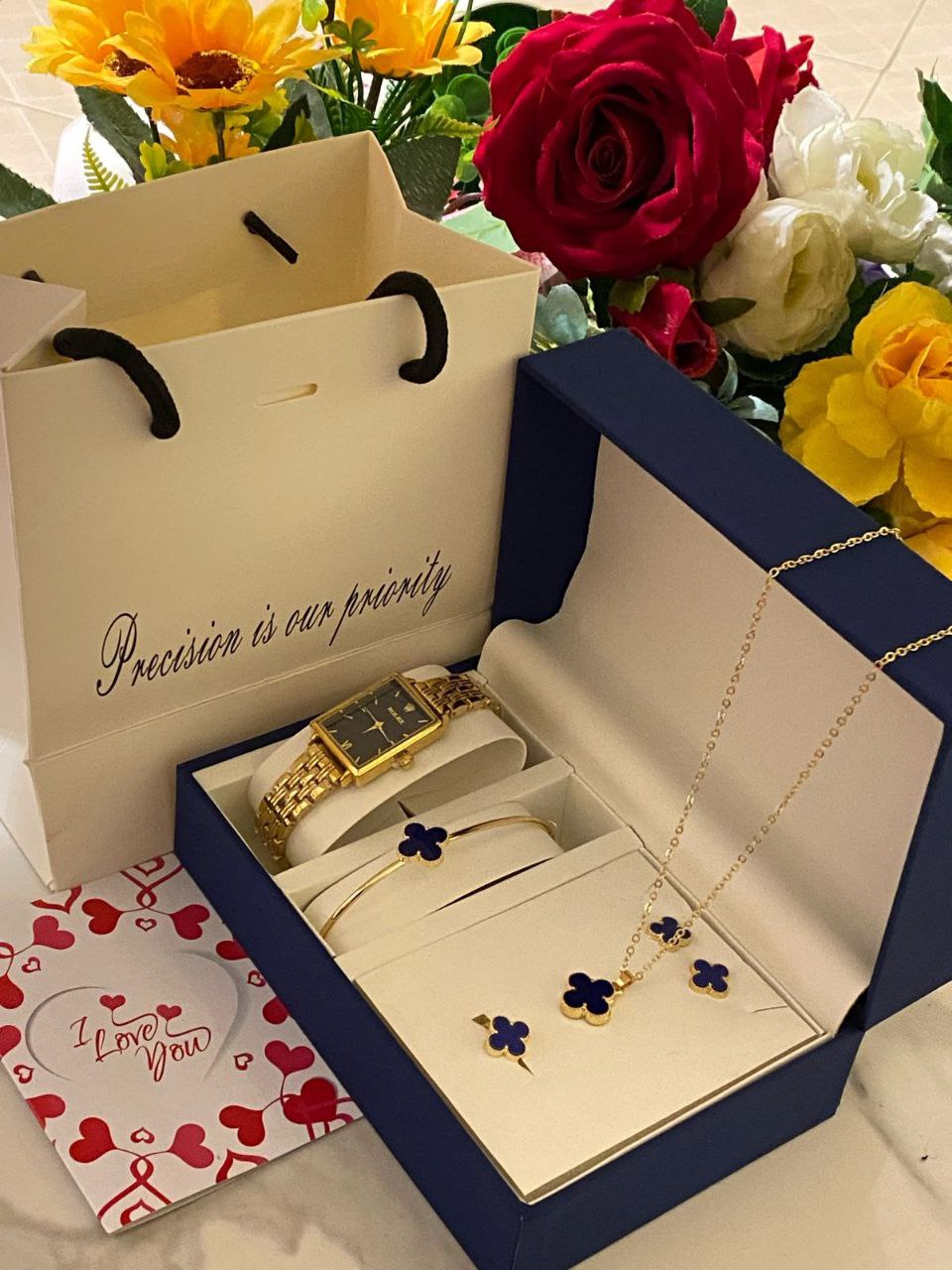 5 1 GIFT SETS WITH GIFT BAG&CARD DOZEN PURCHASE AND ABOVE 2,300( SET ONLY) WATCH,NECKLACE,EARRINGS,BRACELET,RING. BAG CARD