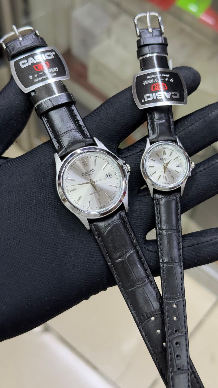 CASIO DATE DISPLAY LEATHER X METTALLIC WATER RESISTANT DATE DISPLAY A PIECE/3000 A PAIR CASIO BOXES @