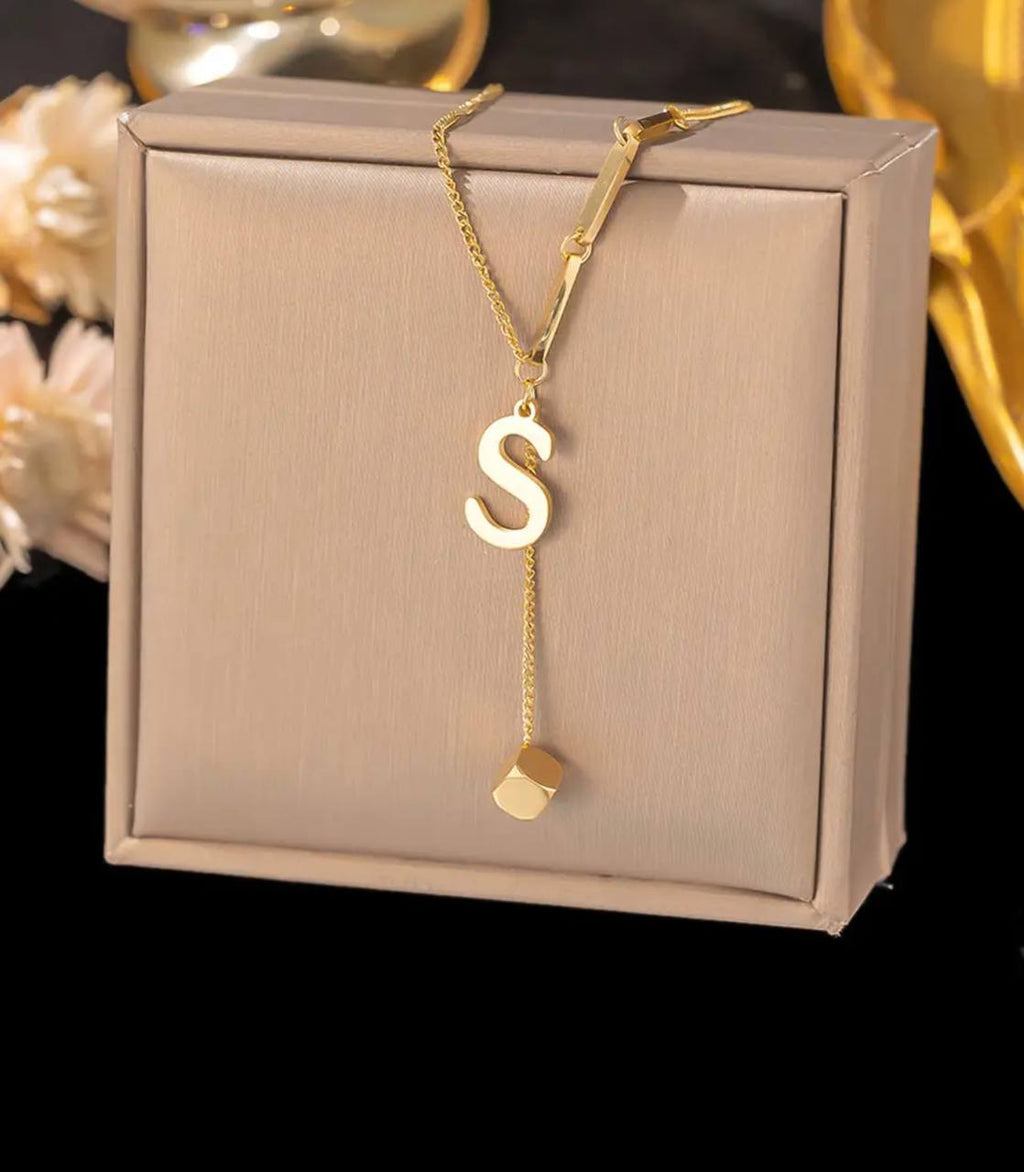 INITIAL LETTERS HYPOALLERGENIC NECKLACES NON FADE STAINLESS STEEL HYPOALLERGENIC NECKLACE GIFT BOXES
